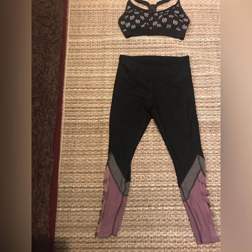 VS Pink sports bra sz med/ lg  AND Reebok leggings - cute and comfy sz medium
